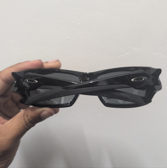 Oakley Valve Black Sunglasses NWOC - Picture 3 of 3